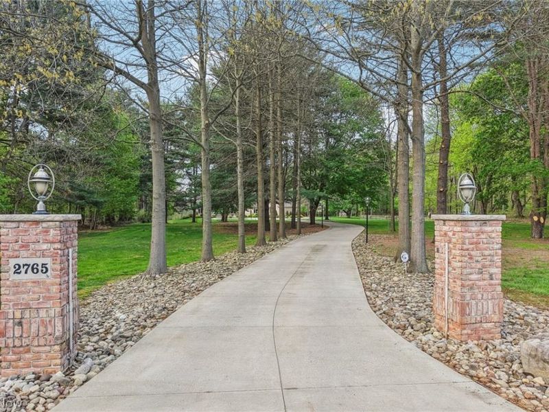 2765 Graybill Road, Uniontown, OH 44685 Photo 4