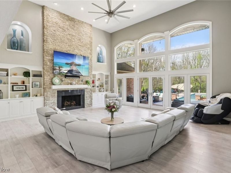 2765 Graybill Road, Uniontown, OH 44685 Photo 9