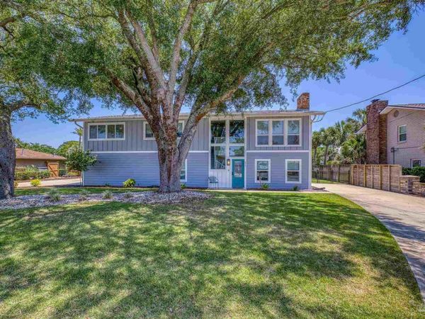 970 Aquamarine Dr, Gulf Breeze, FL 32563