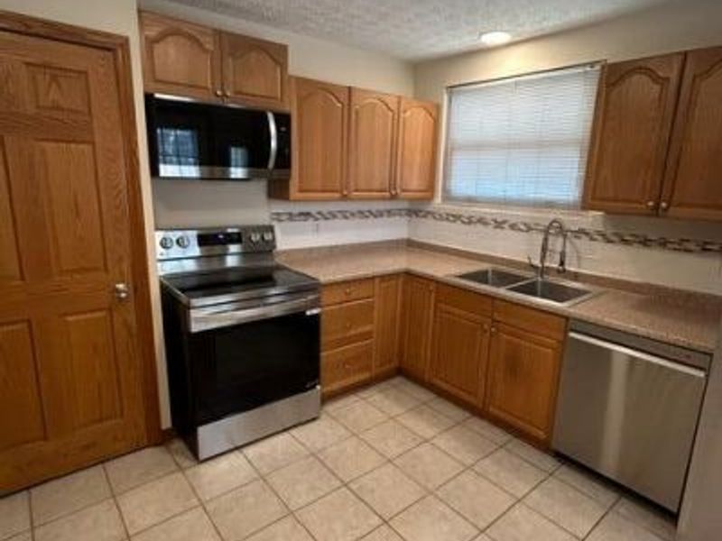 5215 Wyandot Place , Hilliard, OH 43026 Photo 2