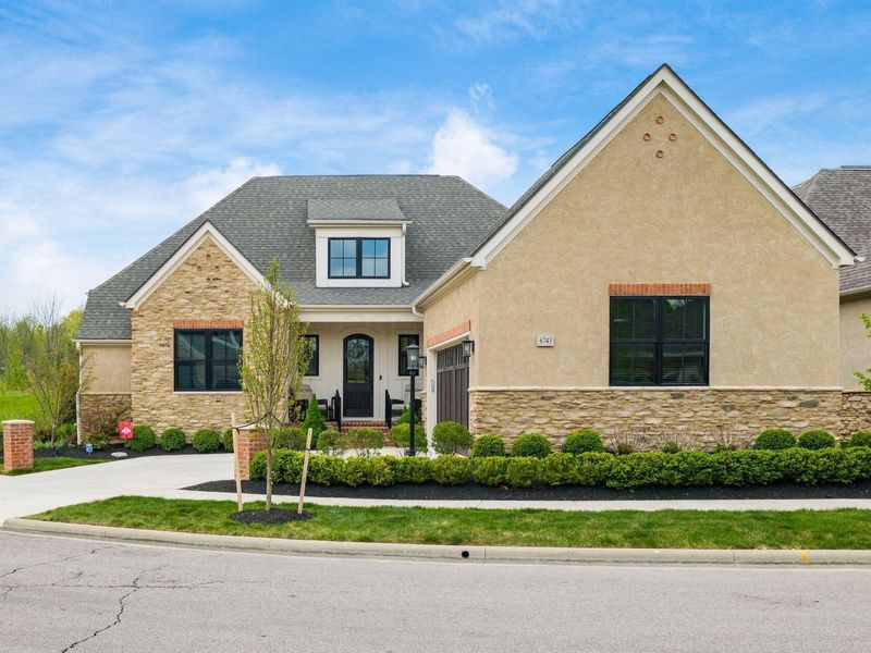 6743 Hamlet Court , Dublin, OH 43016 Photo 2