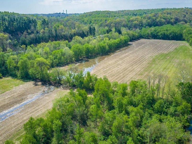 3725 N River Road E, Zanesville, OH 43701 Photo 10