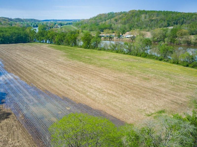 3725 N River Road E, Zanesville, OH 43701 Photo 14