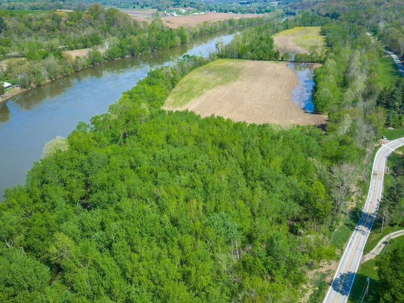 3725 N River Road E, Zanesville, OH 43701 Photo 24