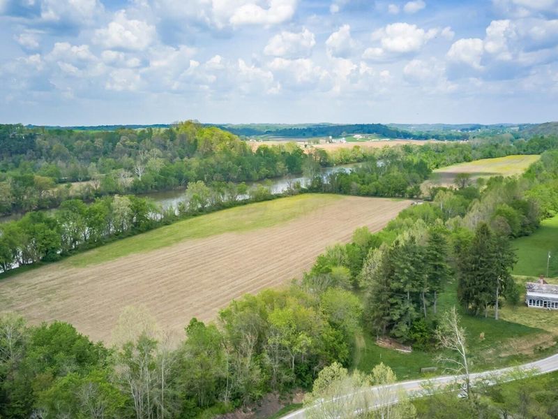 3725 N River Road E, Zanesville, OH 43701 Photo 4