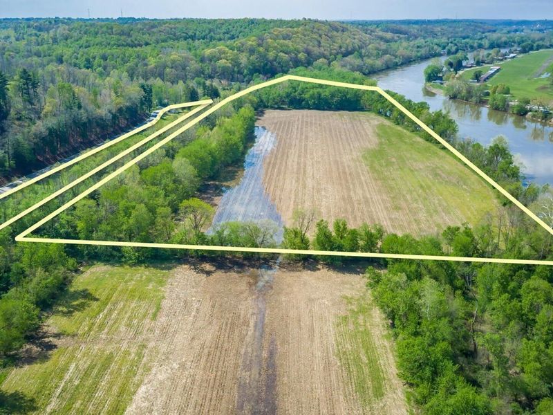 3725 N River Road E, Zanesville, OH 43701 Photo 8