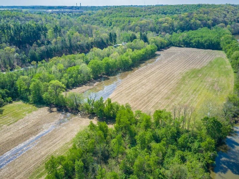 3725 N River Road E, Zanesville, OH 43701 Photo 9