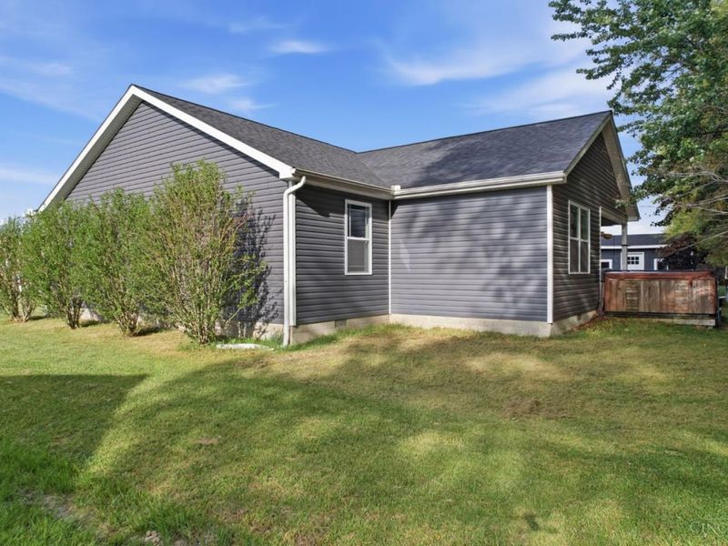 102 Kayleigh Drive, Sterling Twp, OH 45154 Photo 4