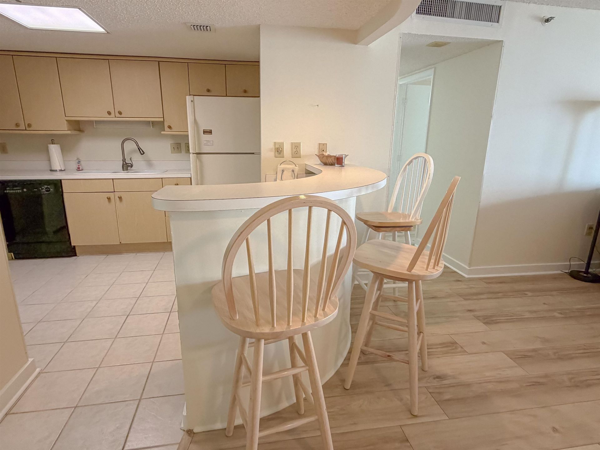 9840 Queensway Blvd.  Photo 12