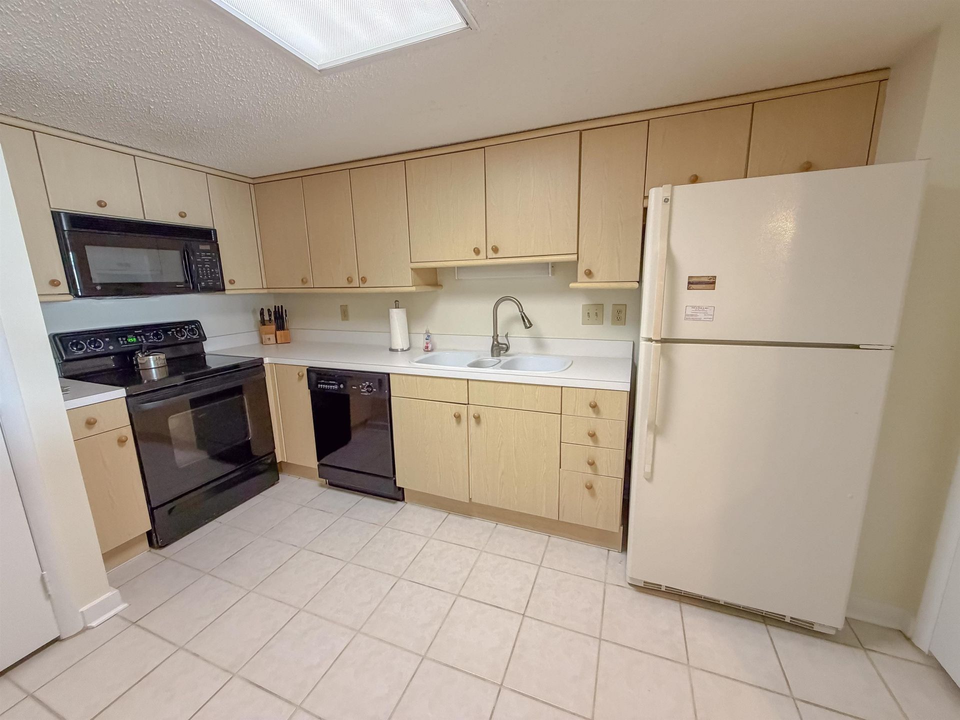9840 Queensway Blvd.  Photo 13