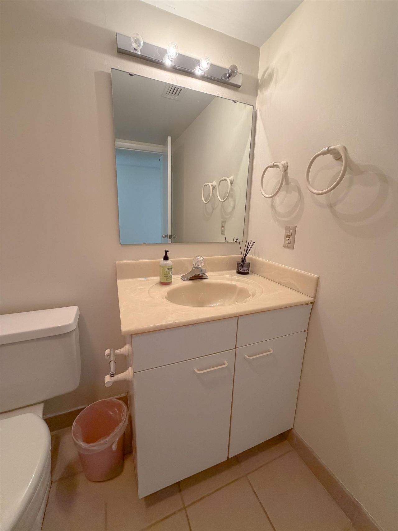 9840 Queensway Blvd.  Photo 28