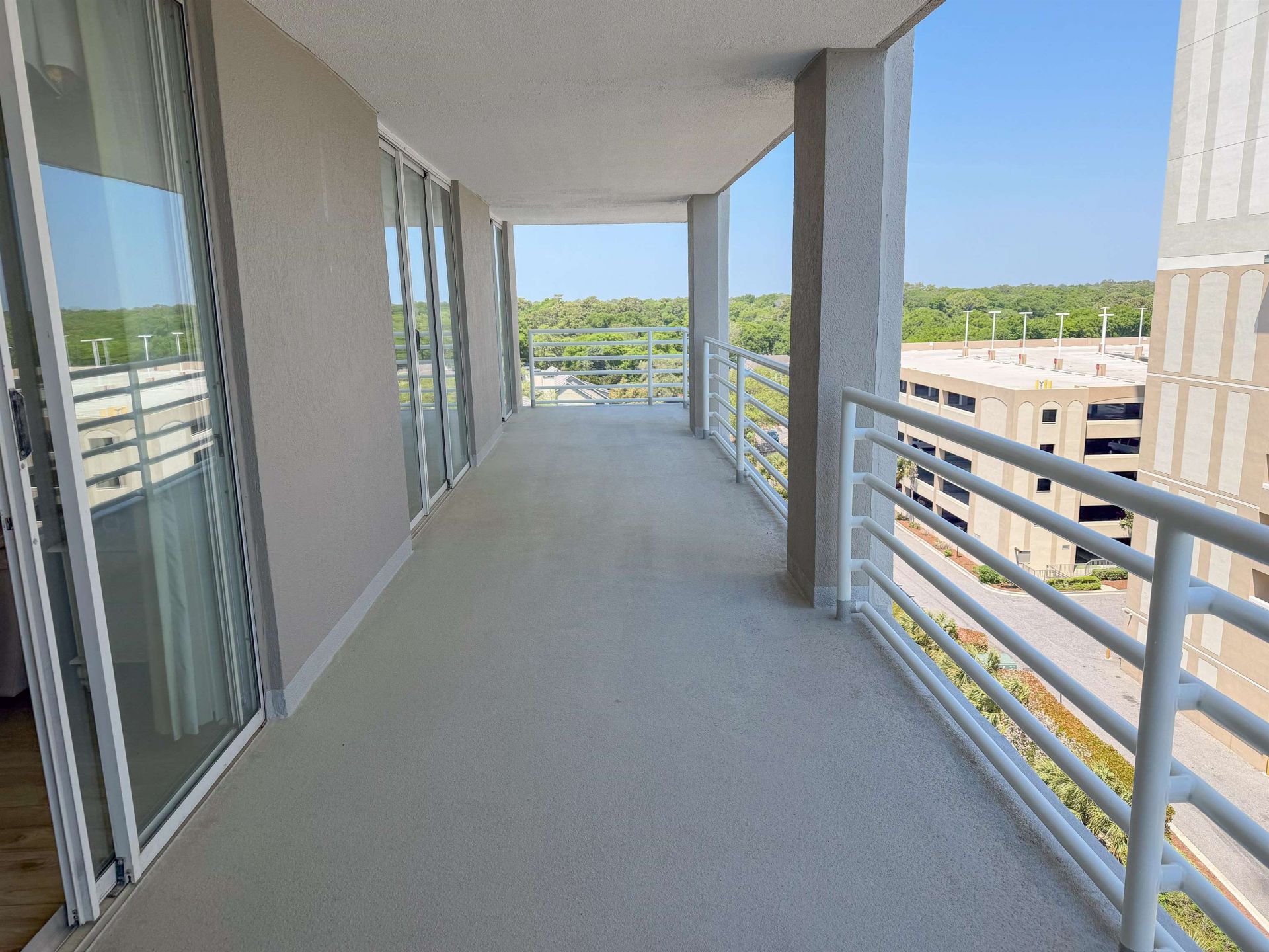 9840 Queensway Blvd.  Photo 4