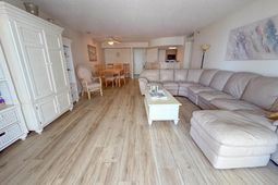 9840 Queensway Blvd.  photo 4