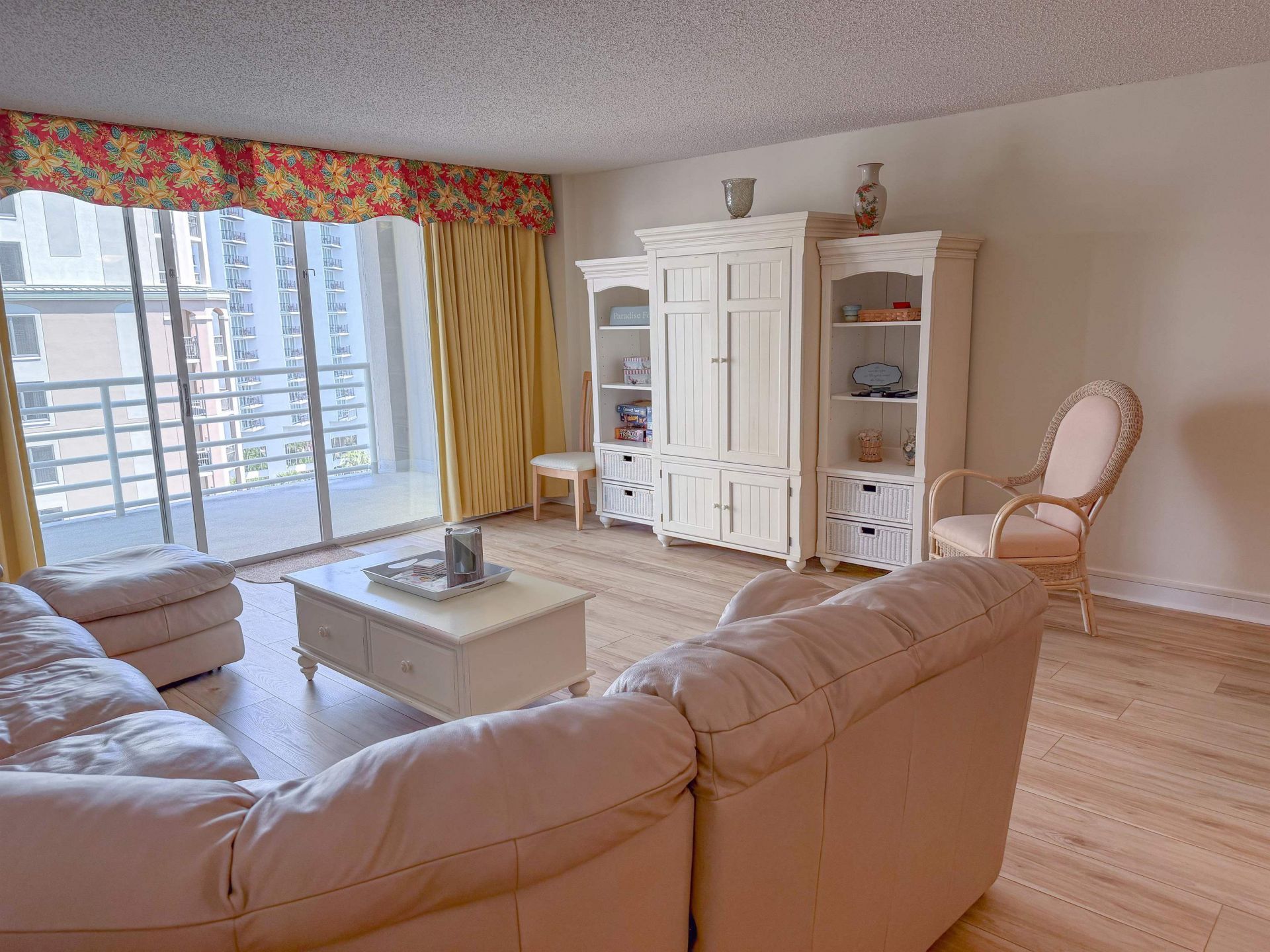 9840 Queensway Blvd.  Photo 8