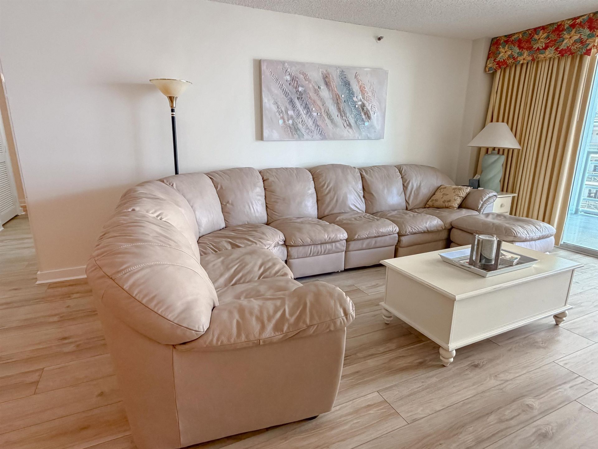 9840 Queensway Blvd.  Photo 9