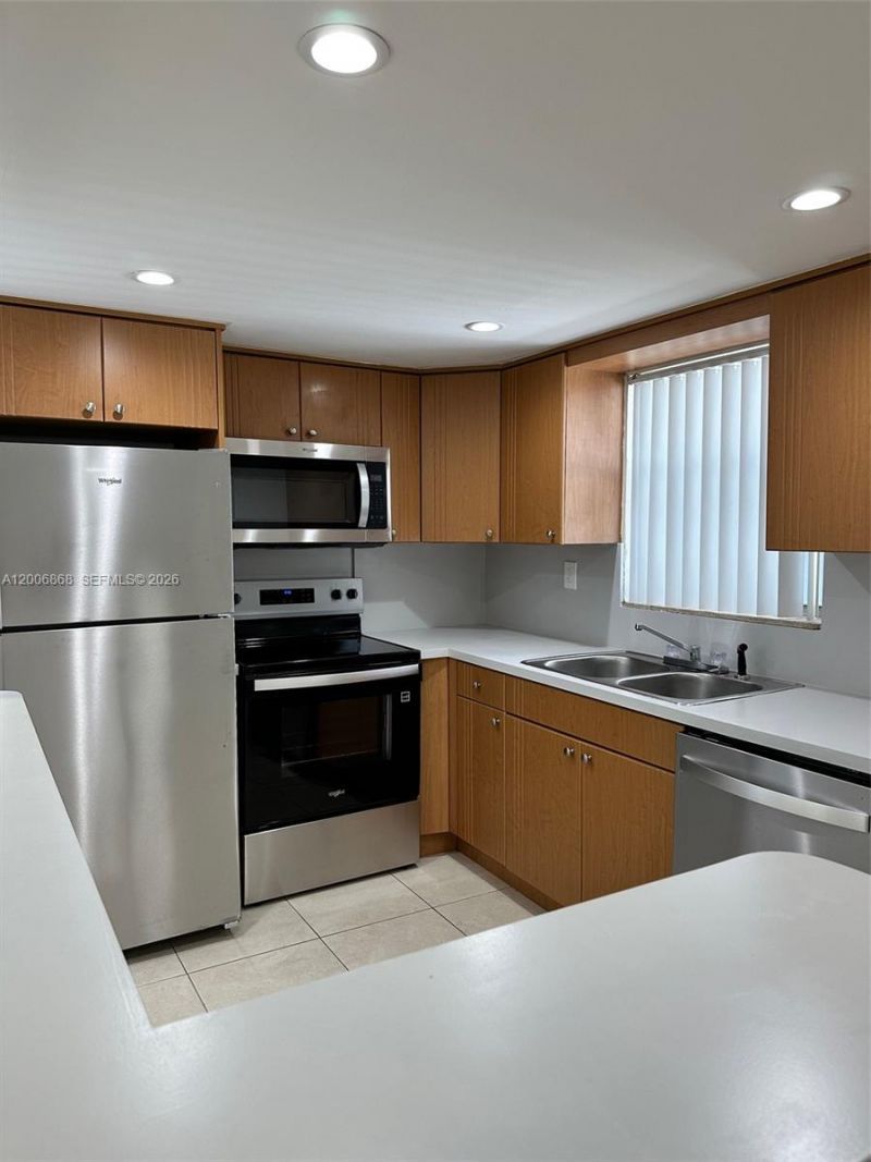 9357 Fontainebleau Blvd, Unit D109, Miami, FL 33172 Photo