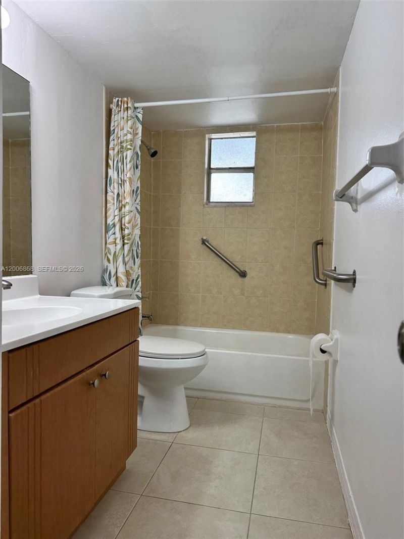 9357 Fontainebleau Blvd, Unit D109, Miami, FL 33172 Photo