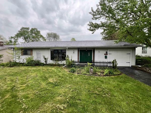 1935 Trent Way, South Bend, IN 46614