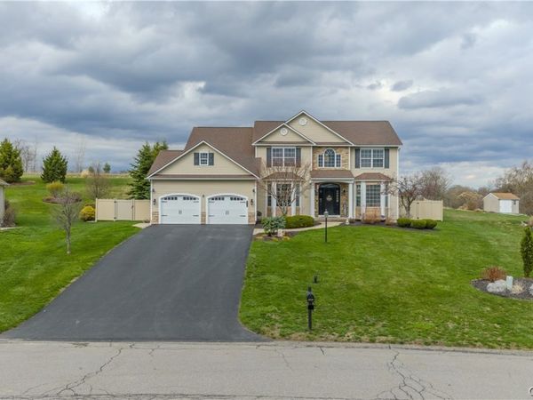 3719 Pegasus Circle, Syracuse, NY 13209