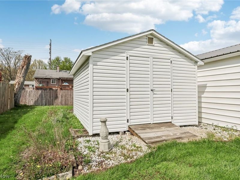 1377 E 28th Street, Ashtabula, OH 44004 Photo 3