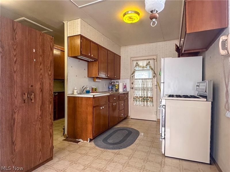 1930 Cardigan Street, Niles, OH 44446 Photo 9
