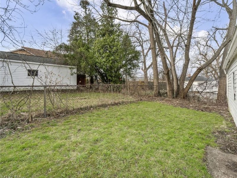 4310 E 162nd Street, Cleveland, OH 44128 Photo 32