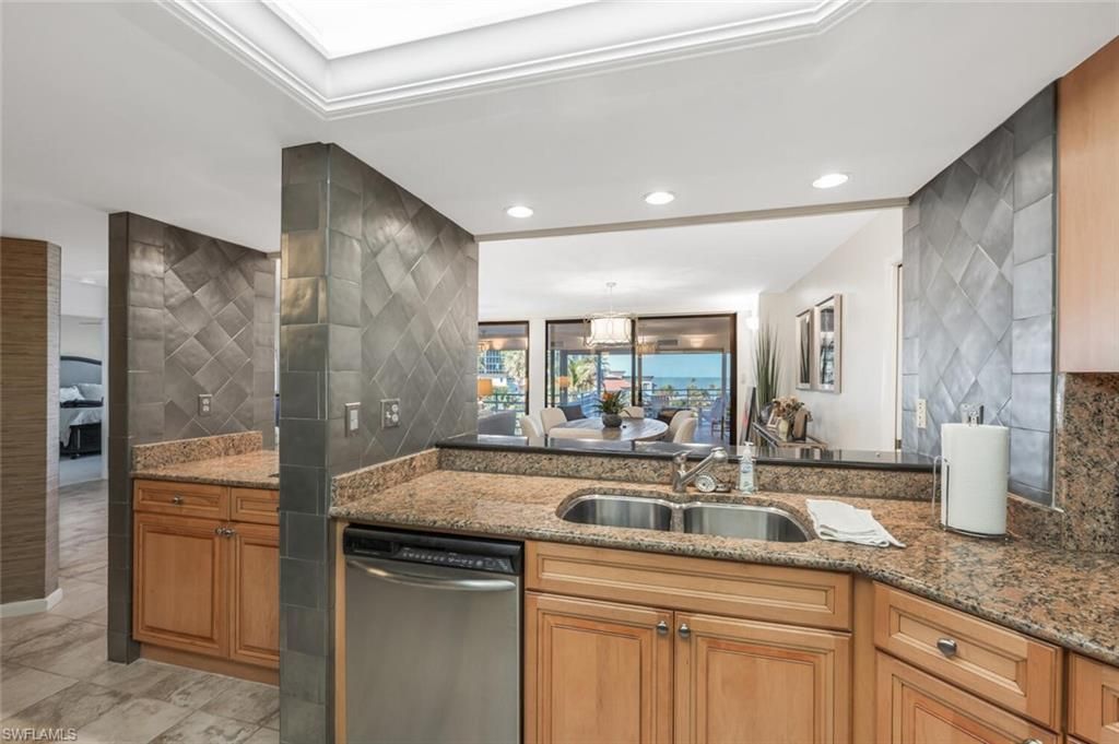 4751 Gulf Shore Blvd N, Unit 507, Naples, FL 34103 Photo