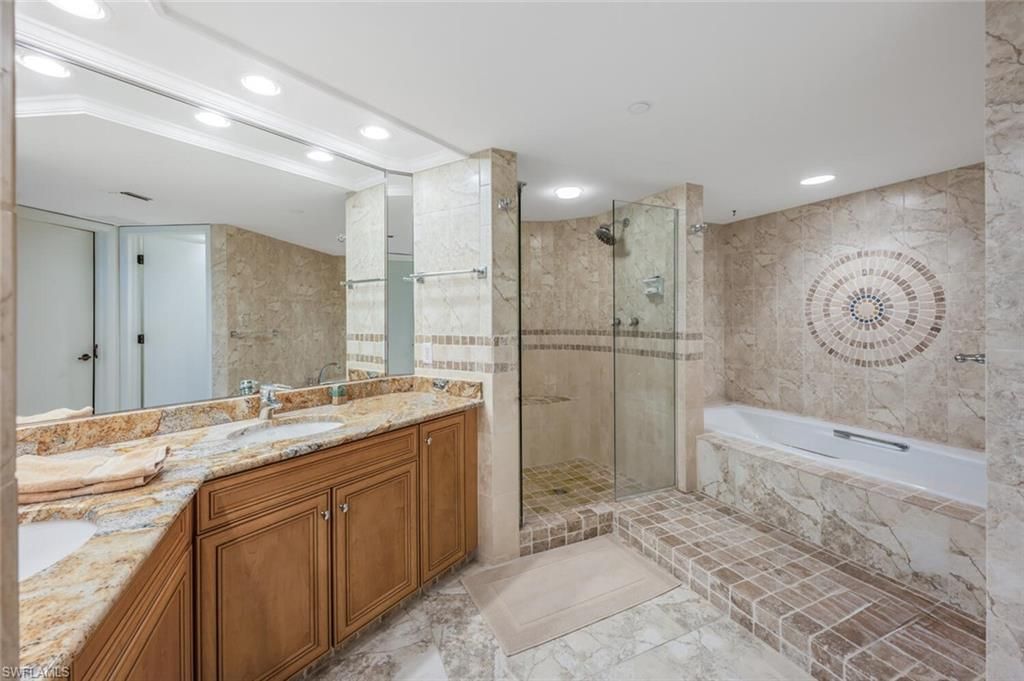 4751 Gulf Shore Blvd N, Unit 507, Naples, FL 34103 Photo
