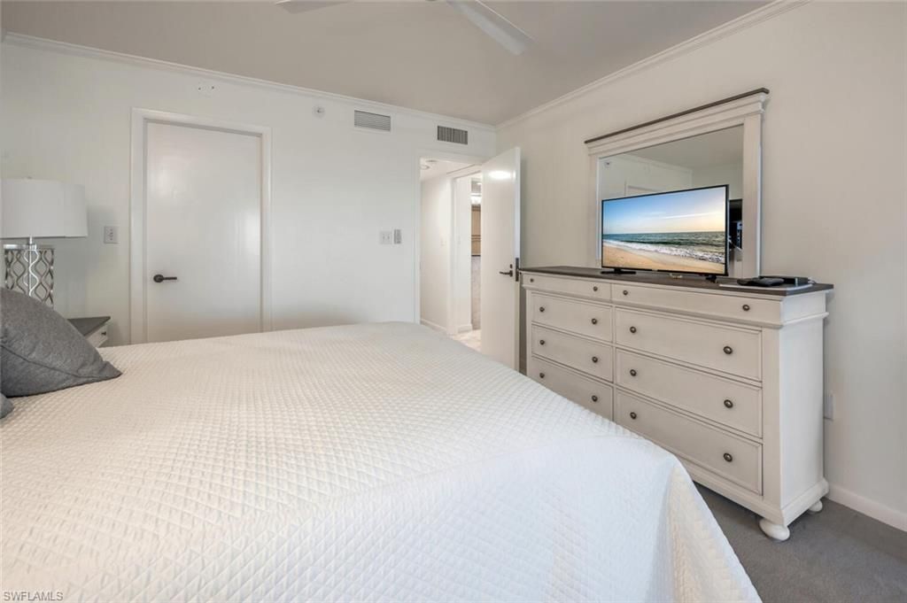 4751 Gulf Shore Blvd N, Unit 507, Naples, FL 34103 Photo