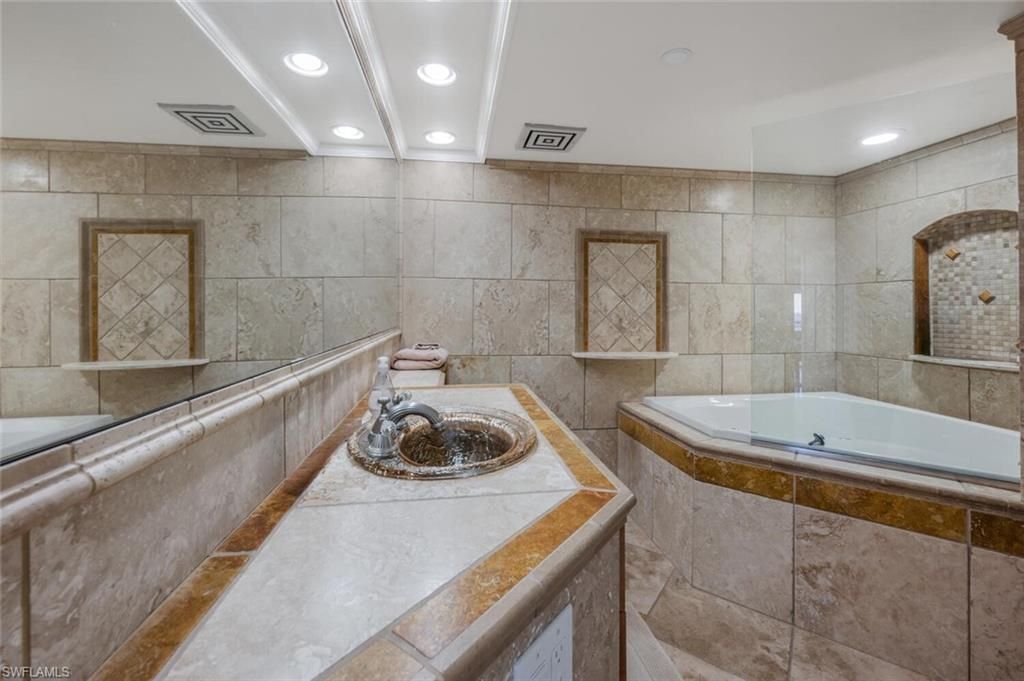 4751 Gulf Shore Blvd N, Unit 507, Naples, FL 34103 Photo