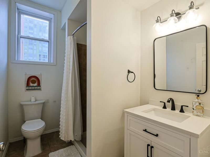 724 Main Street, Unit 5, Cincinnati, OH 45202 Photo 17