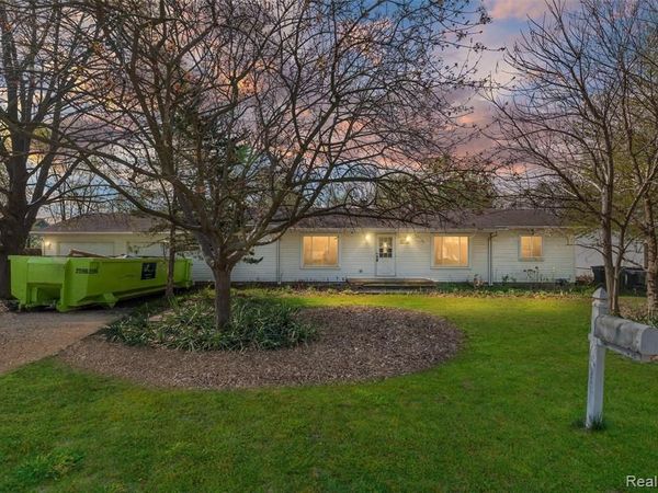 2378 Dawes Avenue , Shelby Twp, MI 48317