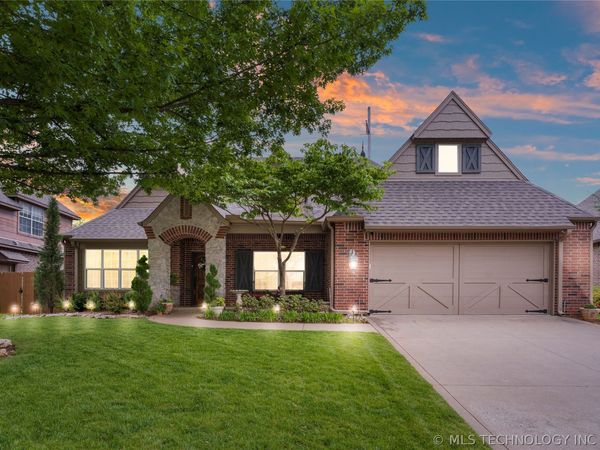 8614 E 110th Court, Tulsa, OK 74133