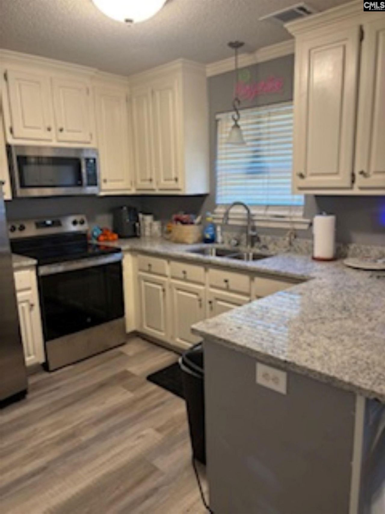 180 Cricket Hill  Photo 4