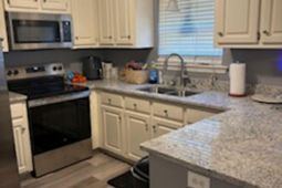 180 Cricket Hill  photo 4