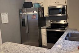 180 Cricket Hill  photo 4