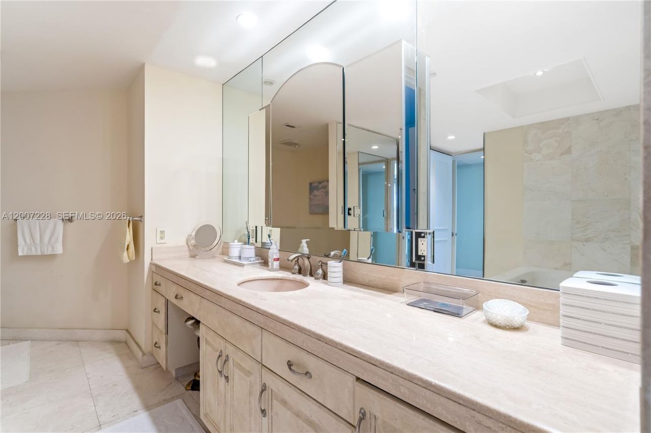 Please Call For Address, Unit 7B, Aventura, FL 33180 Photo