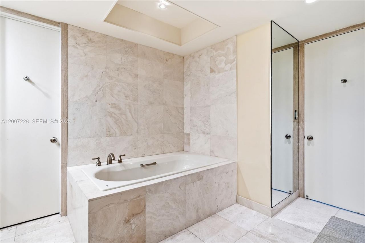 Please Call For Address, Unit 7B, Aventura, FL 33180 Photo