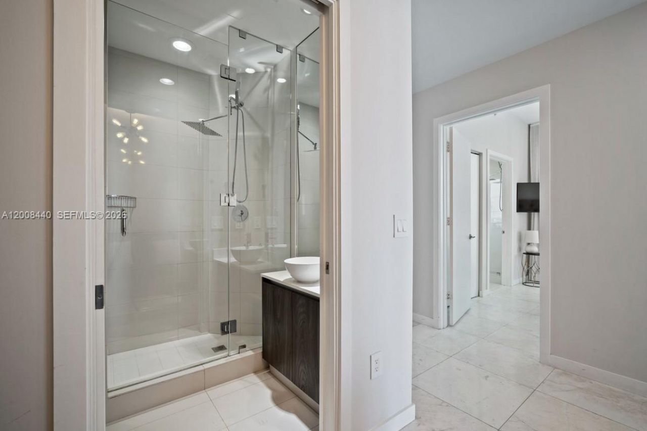 480 NE 31, Unit 2707, Miami, FL 33137 Photo