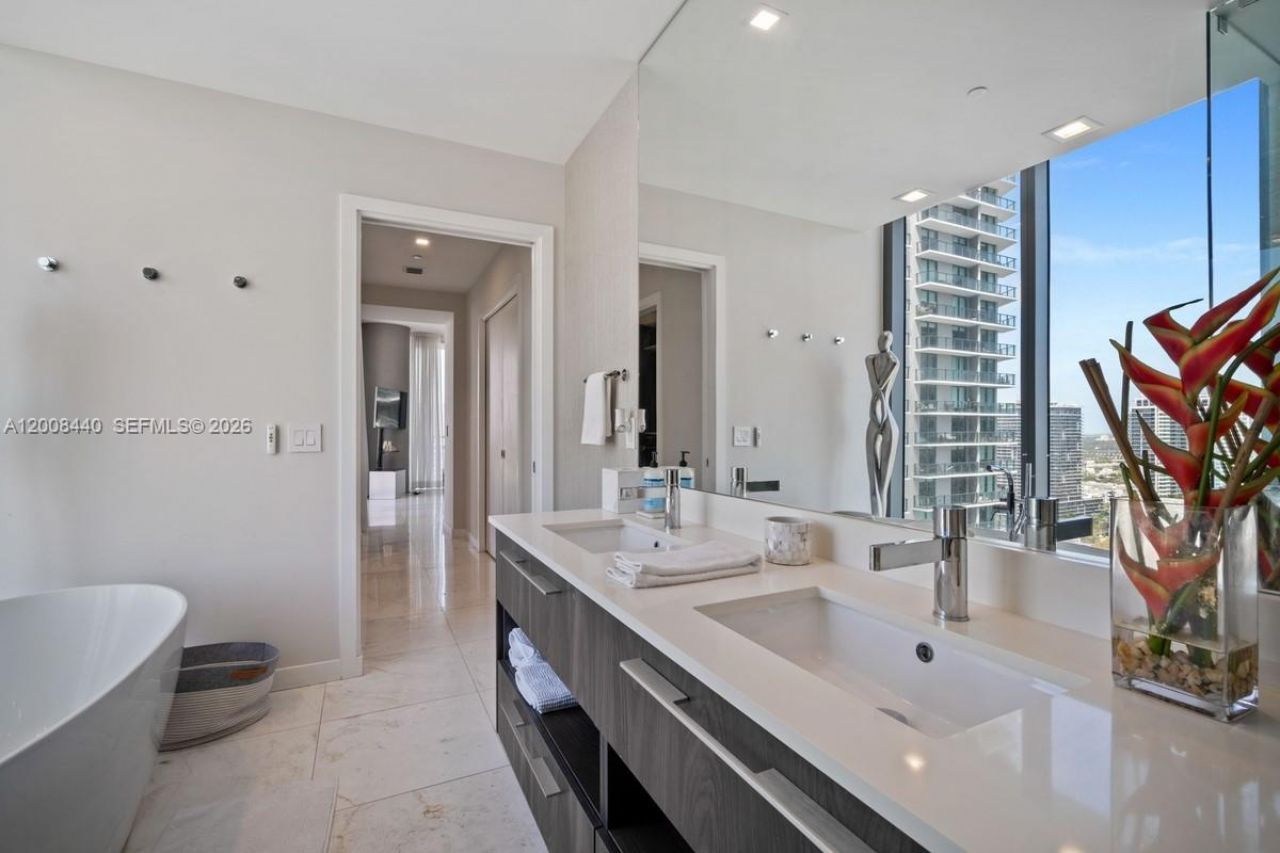 480 NE 31, Unit 2707, Miami, FL 33137 Photo