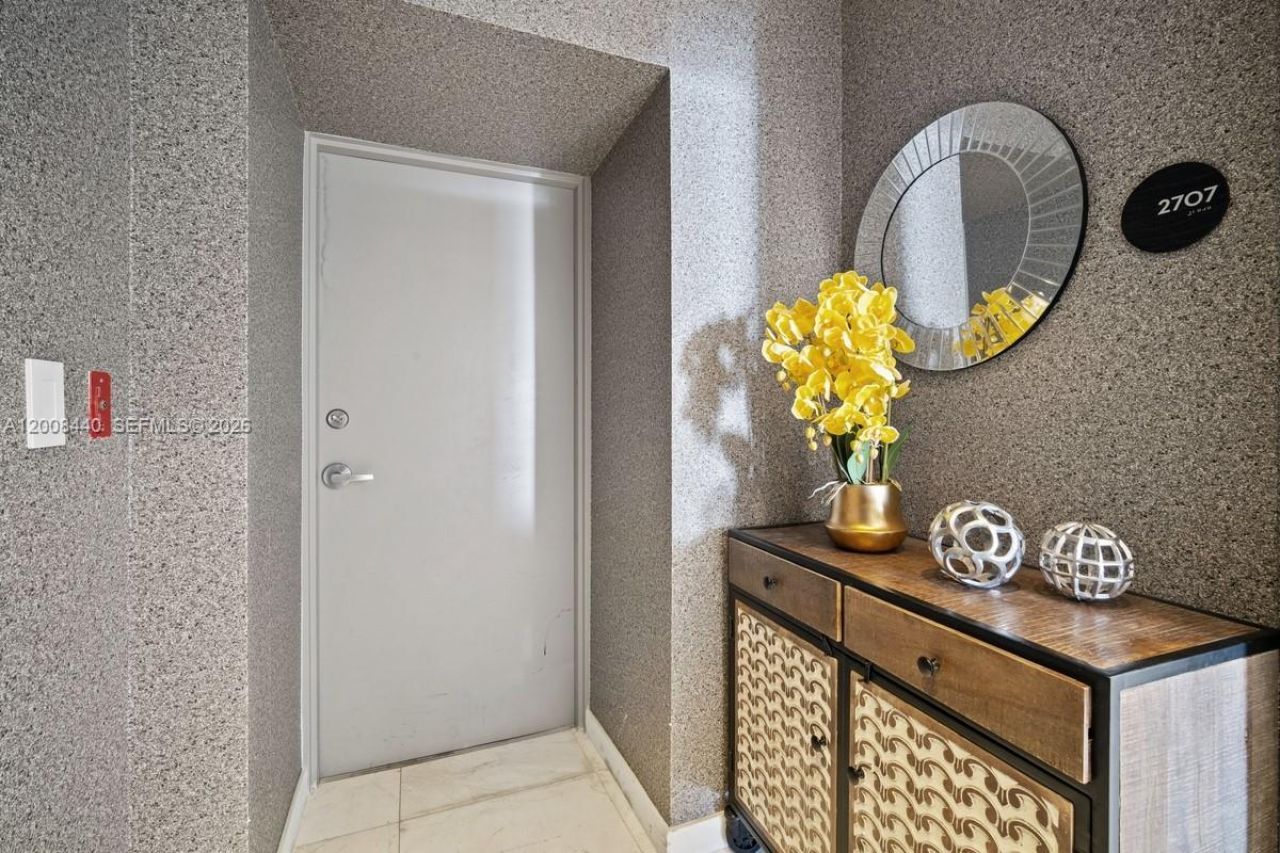 480 NE 31, Unit 2707, Miami, FL 33137 Photo