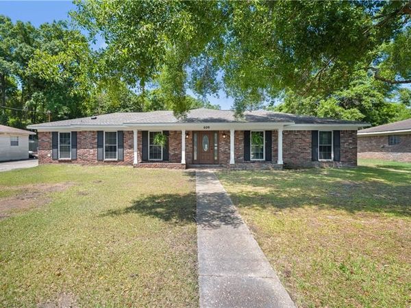 609 Oakmont Street , Saraland, AL 36571