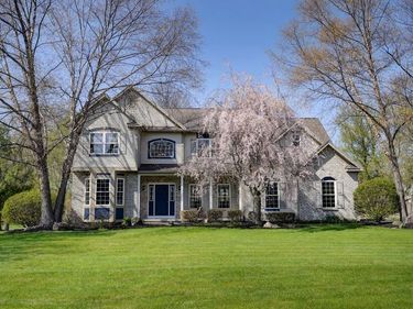 4 Splendor Wood Drive, Penfield, NY 14526