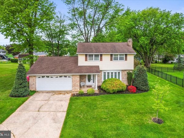 1884 EBONY DRIVE, YORK, PA 17402
