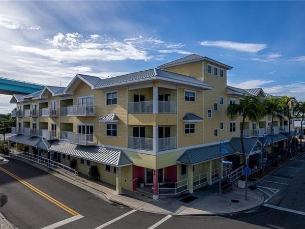 450 Old San Carlos BLVD SW, Unit 309, FORT MYERS BEACH, FL 33931