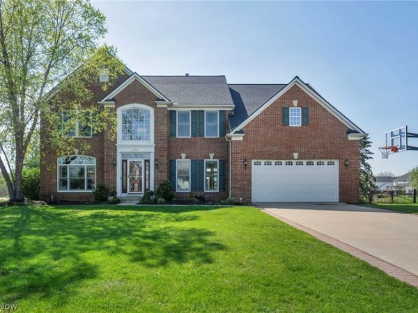 3382 Burgundy Circle , Avon, OH 44011