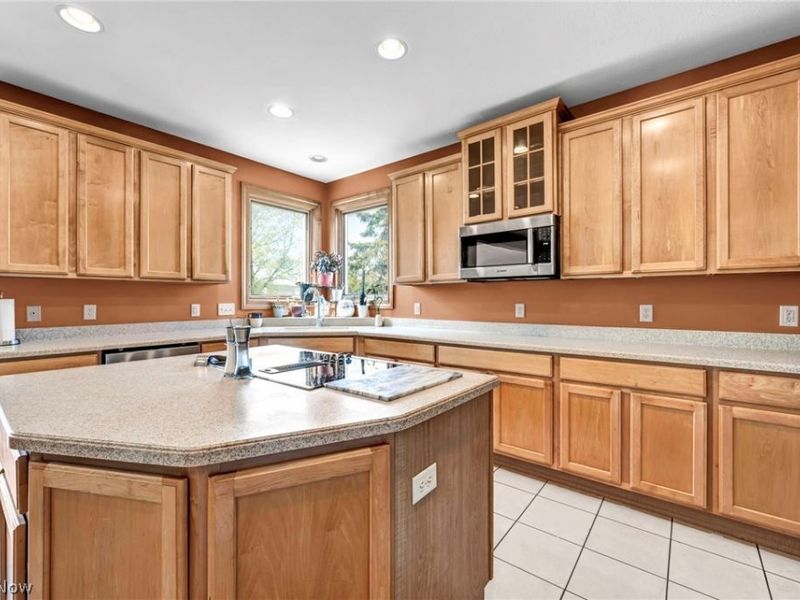 3382 Burgundy Circle, Avon, OH 44011 Photo 18