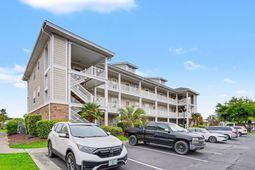 600 Heathrow Dr. photo 4