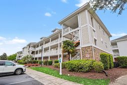 600 Heathrow Dr. photo 4