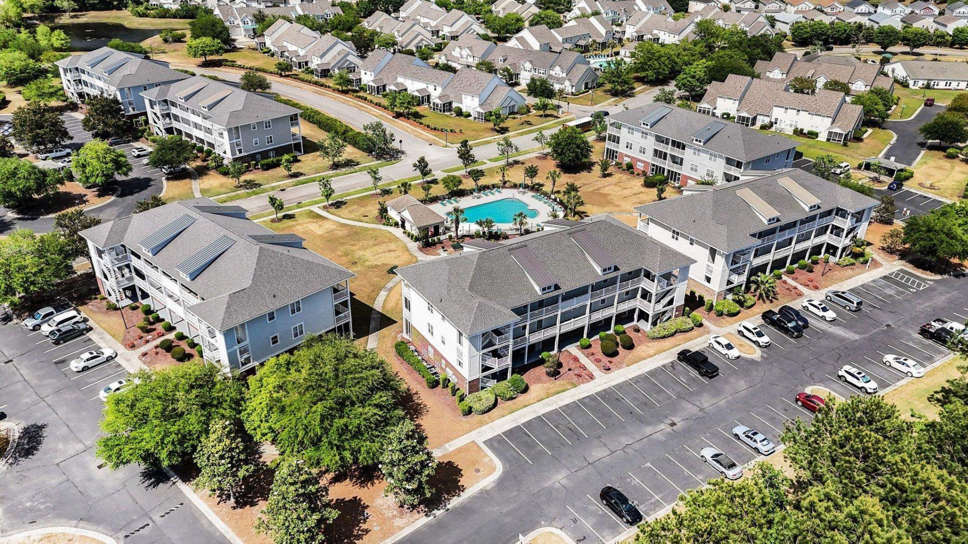 600 Heathrow Dr. Photo 31